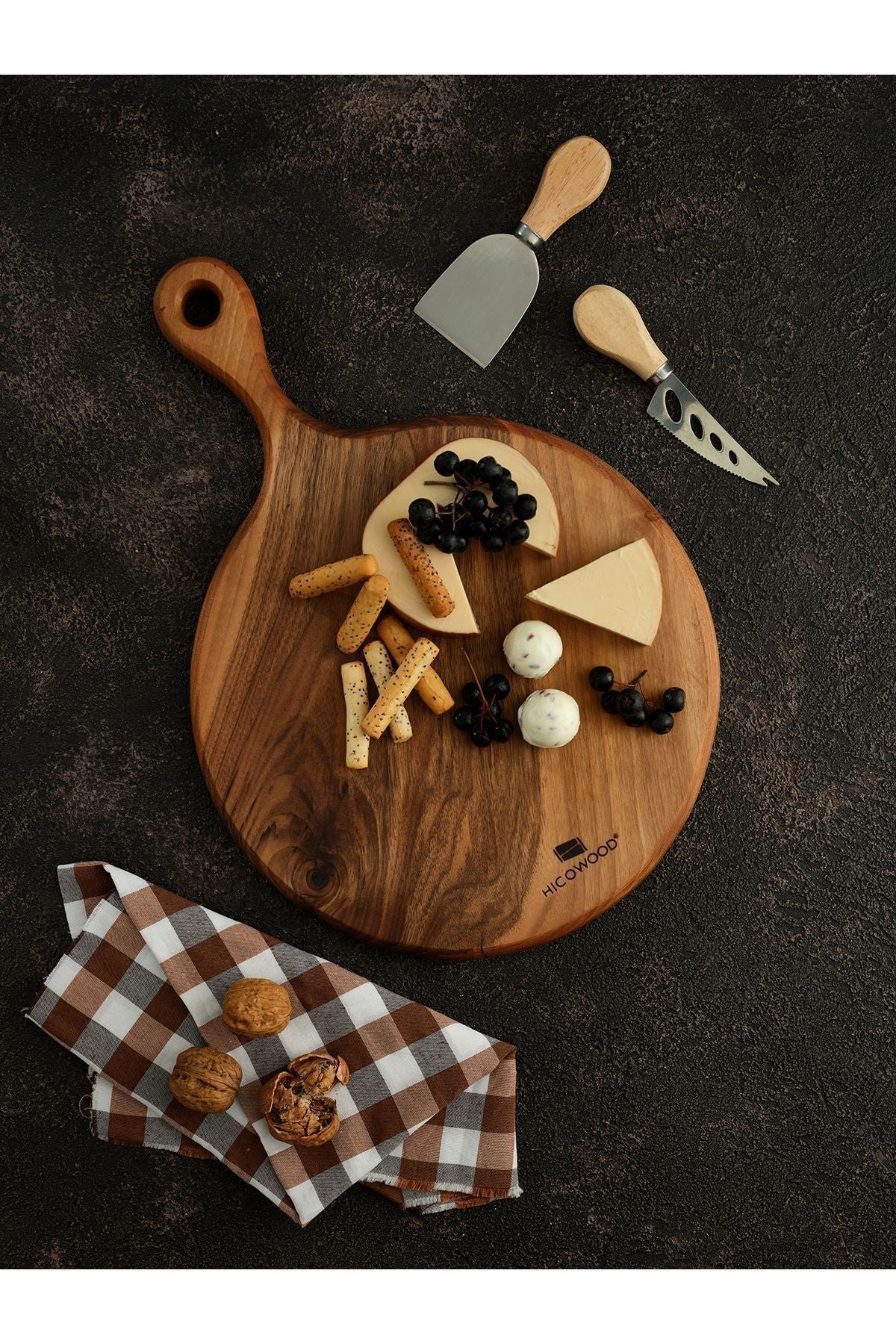 Walnut Round Model Cutting Board